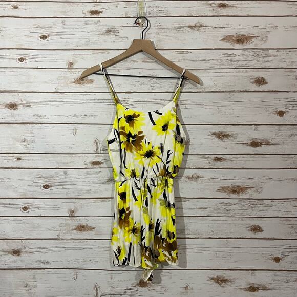 Alice + Olivia Cassia Flutter Romper - Daisy Field - 0 - Picture 13 of 14